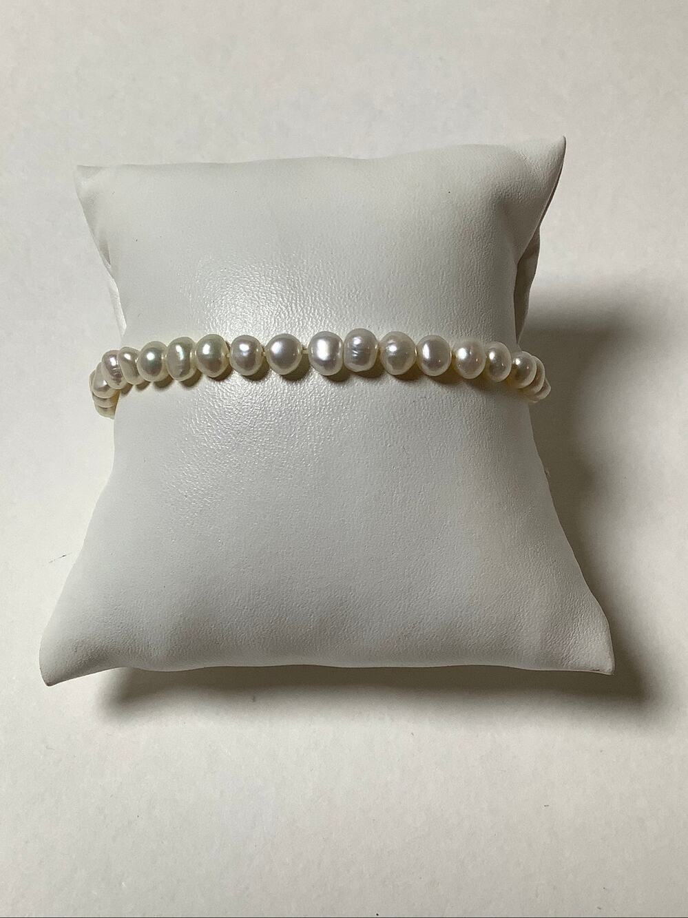 Genuine White Freshwater Pearl Beaded Bracelet Elegant Coquette F18-18